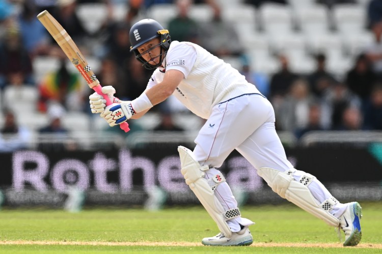 England v Zimbabwe - Rothesay Test Match: Day One