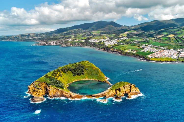 Ilheu de Vila Franca, which has one of the best beaches in the Azores