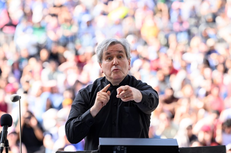 Sir Antonio Pappano conducting the London Symphony Orchestra.